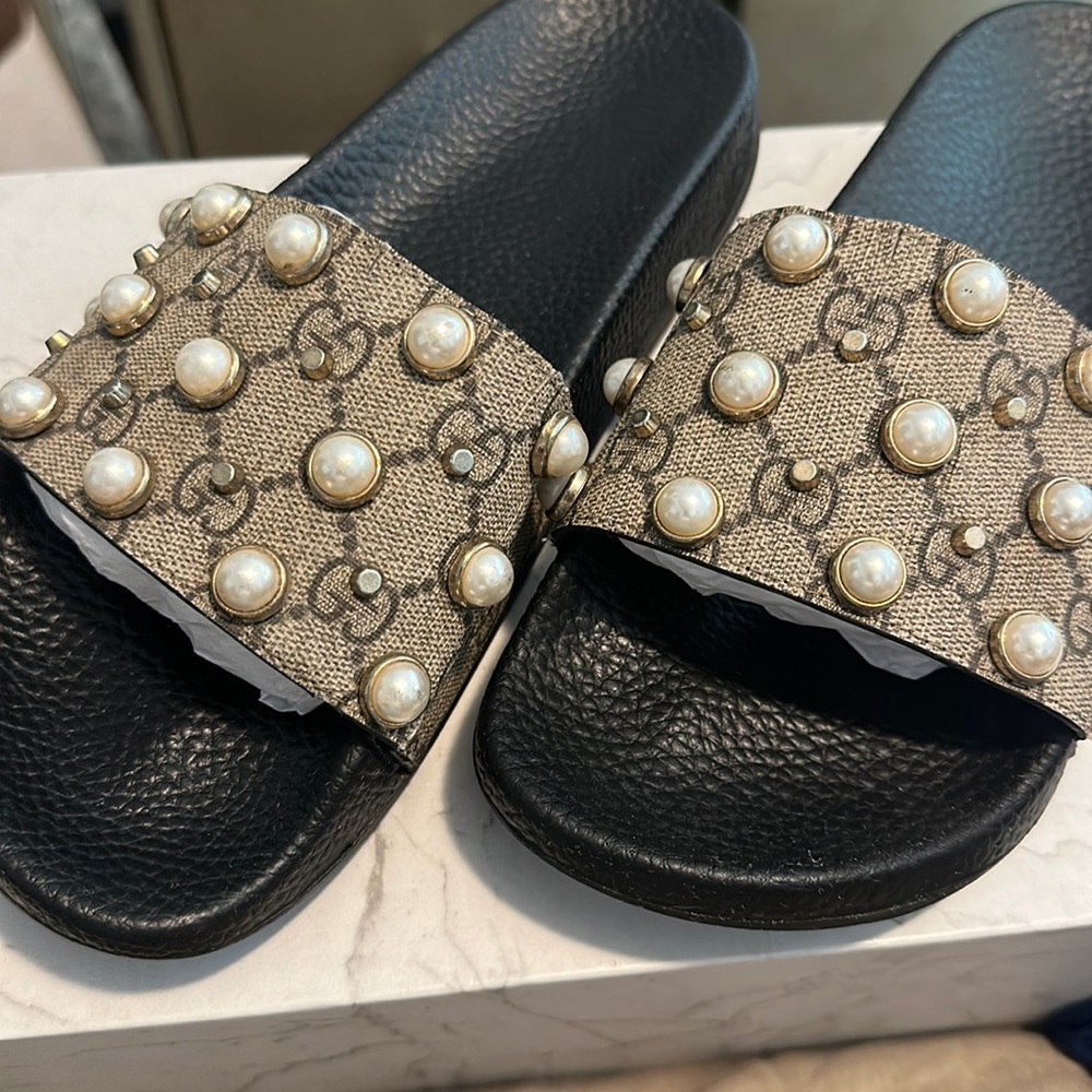 GUCCI SLIDES
